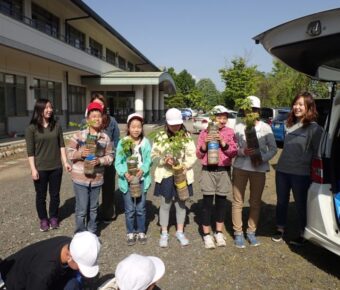 苗木の移動（里帰り）長野県上田市から宮城県山元町へ